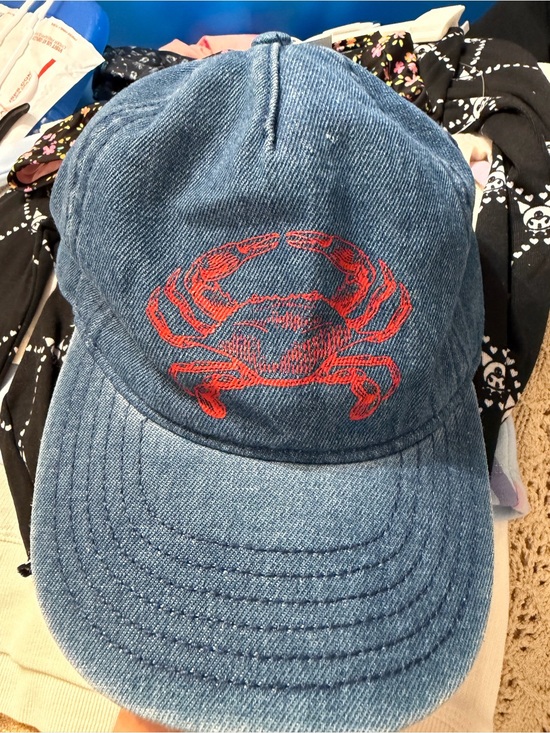 None Accessories - Blue Denim-Style Women's Cap with Embroidered Red Crab